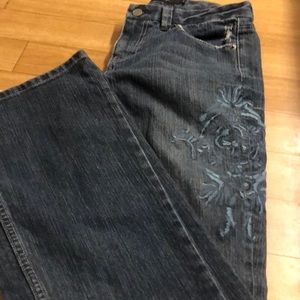 Super cute embroidered low rise flare jeans size 4